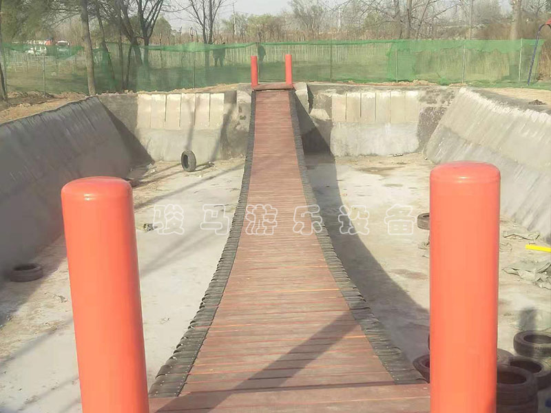河南濮陽市臺前縣-兒童戶外體能拓展器材和網紅搖擺橋