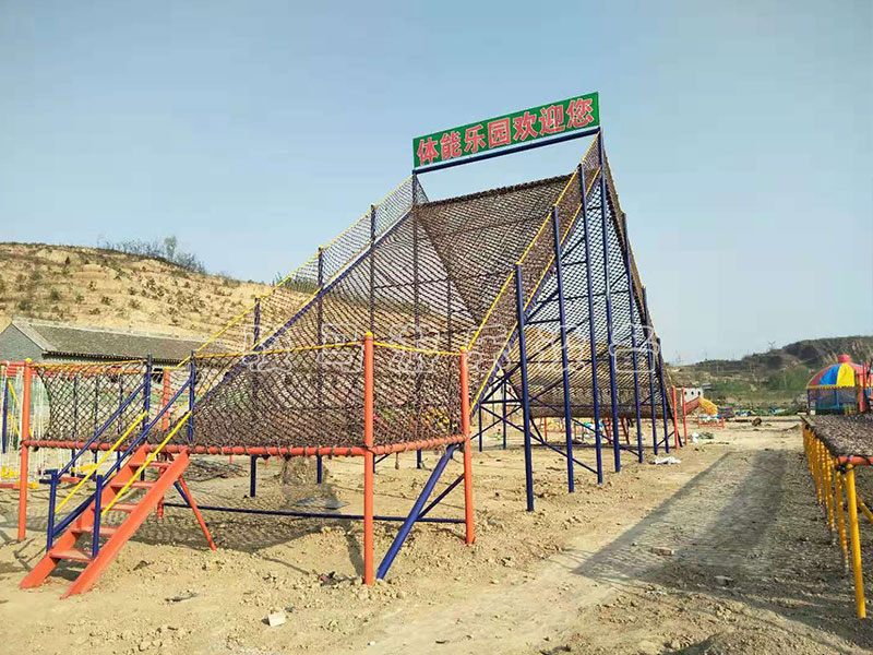山西省臨汾市曲沃縣朝陽溝景區-兒童戶外體能拓展器材和網紅搖擺橋